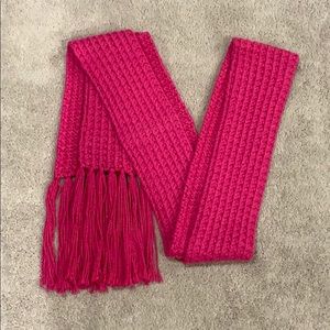 American Eagle warm pink knit tassel scarf